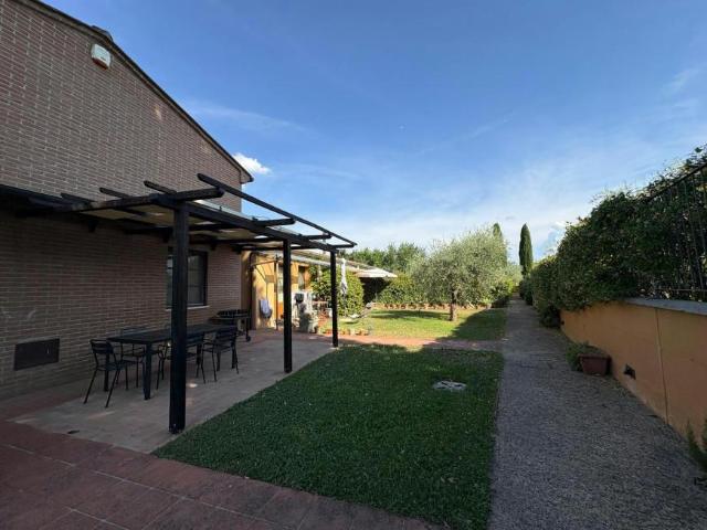 Casa 3 camere da letto, Siena Siena 53100 ES105338233