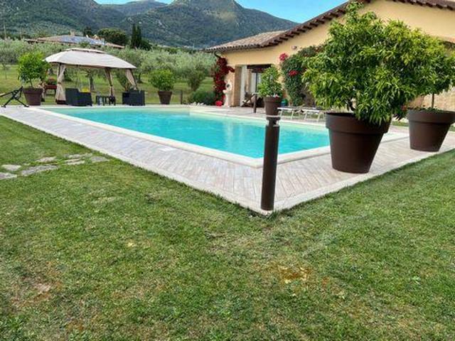 Casa 3 camere da letto, Terni Umbria 05100 DS105530438