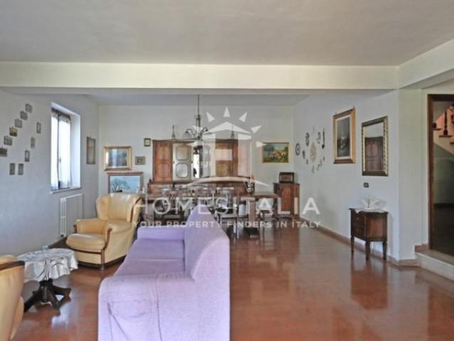 Casa 3 camere da letto, Terni Umbria ES102013550