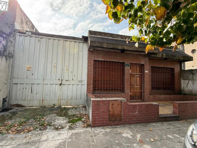 CASA 3 AMBIENTES CON GALPON A REFACCIONAR en Inmomap