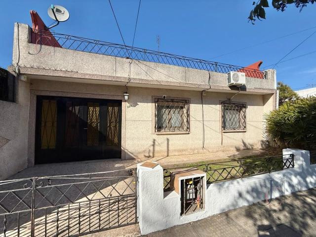 Casa 3 ambientes en Ituzaingó Norte