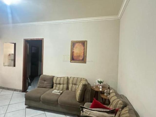 CASA 3 ANDARES