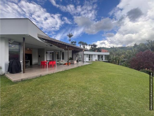 Casa 3 alcobas amoblada Conjunto Cerrado La Alhambra Manizales