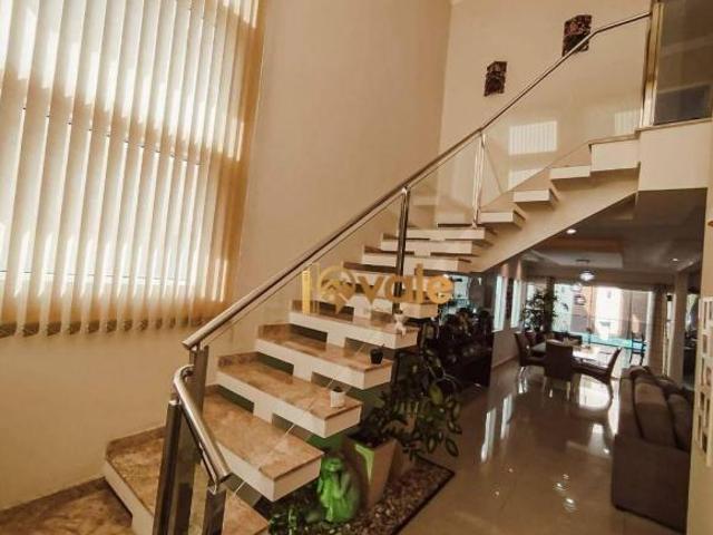 Casa 3 dorm. à venda, 225 m² Jd.Crystal Park Jacareí/SP