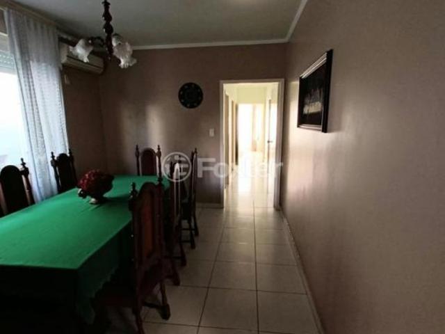 Casa, 3 dormitórios, 135 m², em Centro