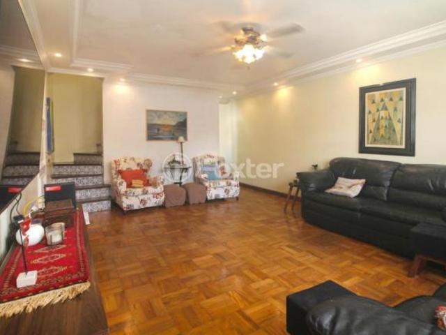Casa, 3 dormitórios, 130 m², em Vila Santo Estéfano
