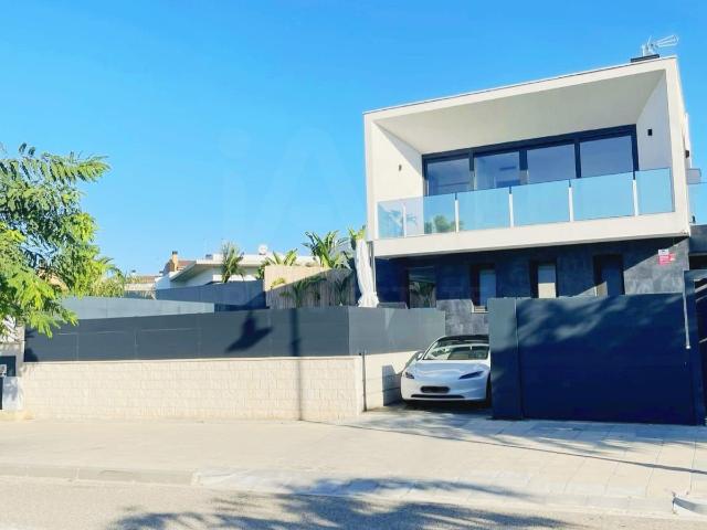 Casa 3 dormitorios 131.00 m2 131m² Roda de Bará