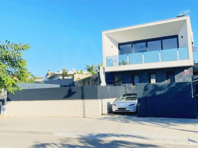 Casa 3 dormitorios 131.00 m2 131m² Roda de Bará