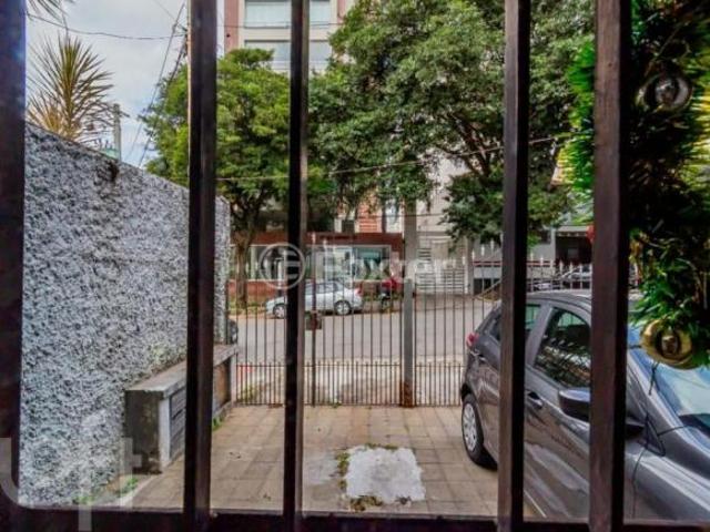 Casa, 3 dormitórios, 140 m², em Água Branca