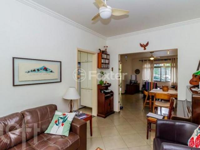 Casa, 3 dormitórios, 152 m², em Vila Cordeiro