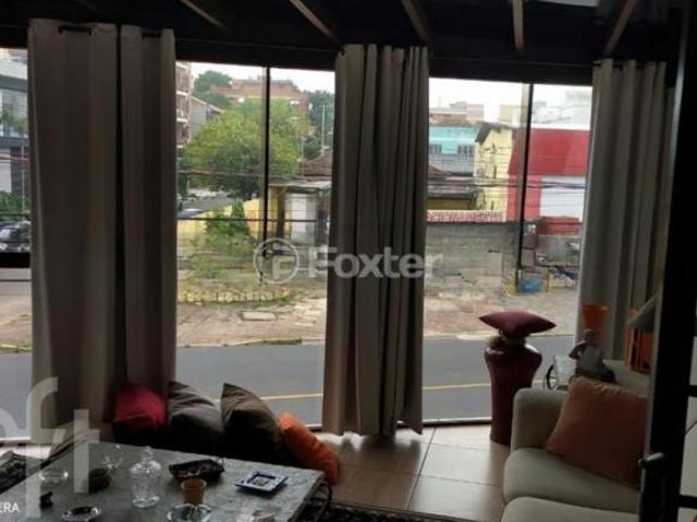 Casa, 3 dormitórios, 166 m², em Centro