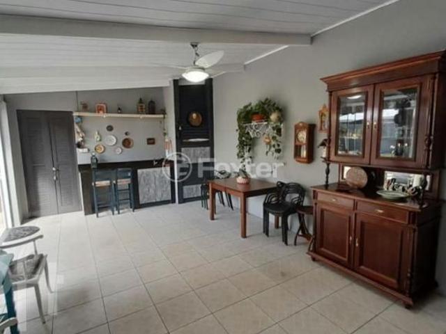 Casa, 3 dormitórios, 176.97 m², em Vila Nova