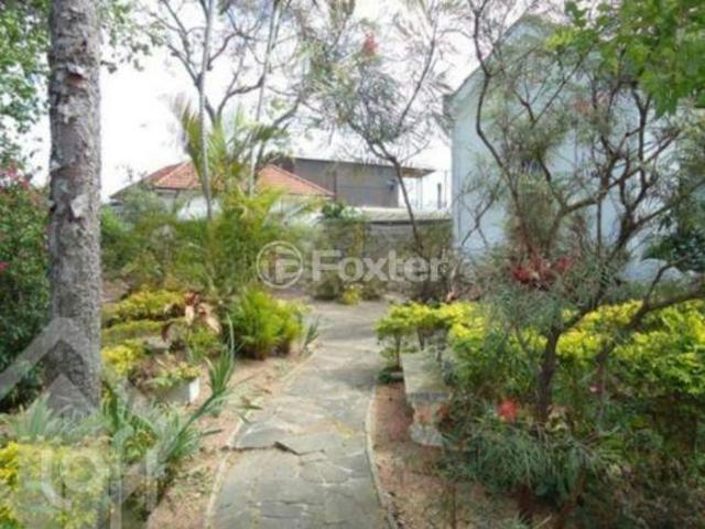 Casa, 3 dormitórios, 170 m², em Cascata