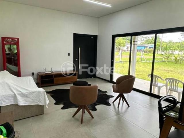 Casa, 3 dormitórios, 180 m², em Centro