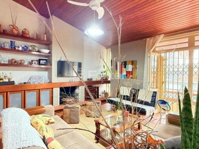 Casa, 3 dormitórios, 180 m², em Passo da Areia