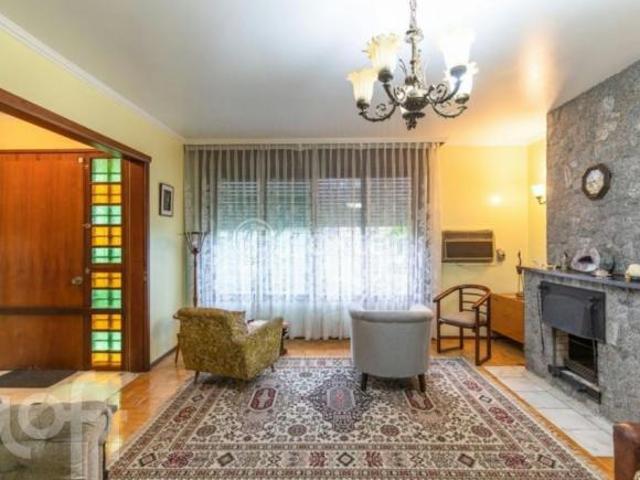 Casa, 3 dormitórios, 213 m², em Jardim Lindóia