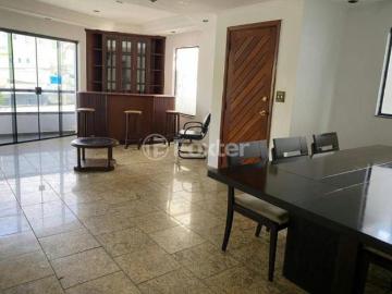 Praça Três de Setembro - Garagem, Piscina