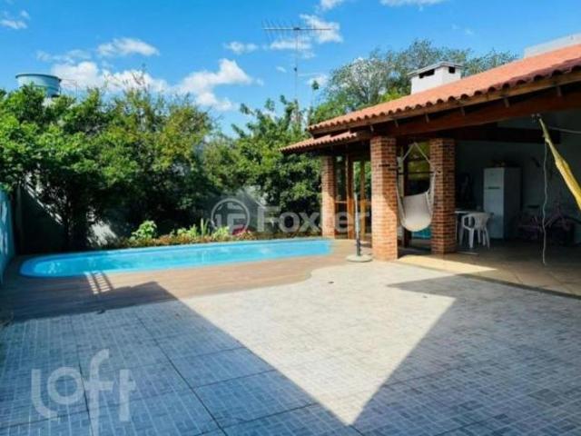 Casa, 3 dormitórios, 225 m², em Petrópolis