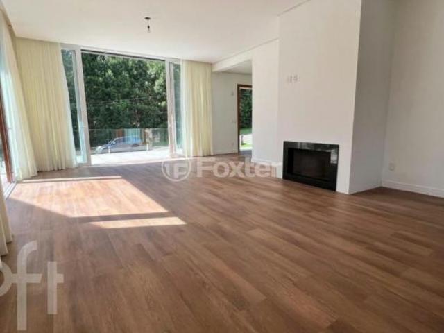 Casa, 3 dormitórios, 230 m², em Carniel