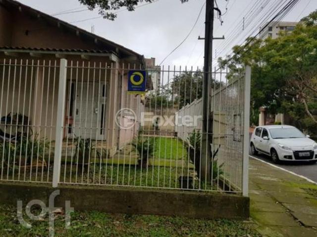 Casa, 3 dormitórios, 230 m², em Centro