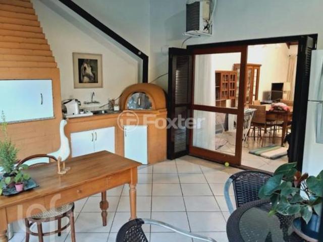 Casa, 3 dormitórios, 244.29 m², em Jardim América