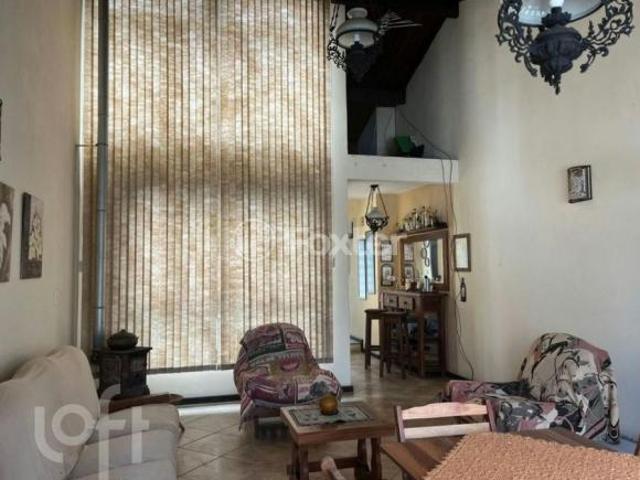 Casa, 3 dormitórios, 247.78 m², em Centro Histórico