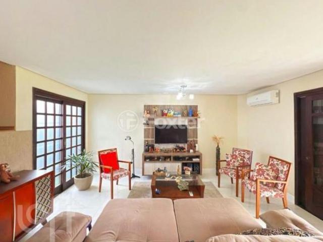 Casa, 3 dormitórios, 249.47 m², em Espírito Santo
