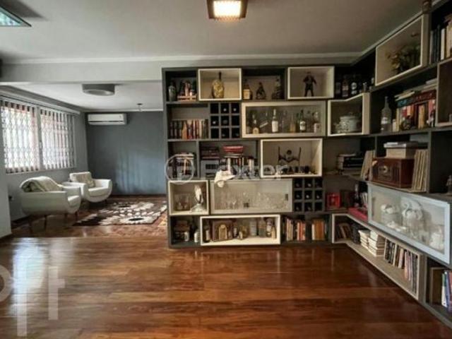 Casa, 3 dormitórios, 275 m², em Vila Assunção