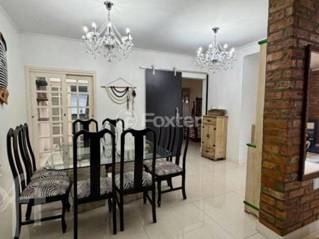 Casa, 3 dormitórios, 300 m², em Cristo Redentor