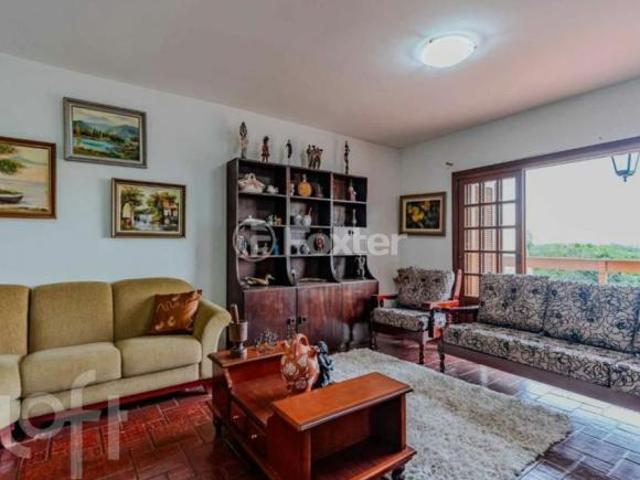 Casa, 3 dormitórios, 300 m², em Glória
