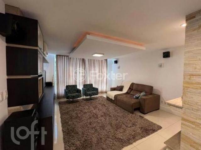 Casa, 3 dormitórios, 301.68 m², em Cascata