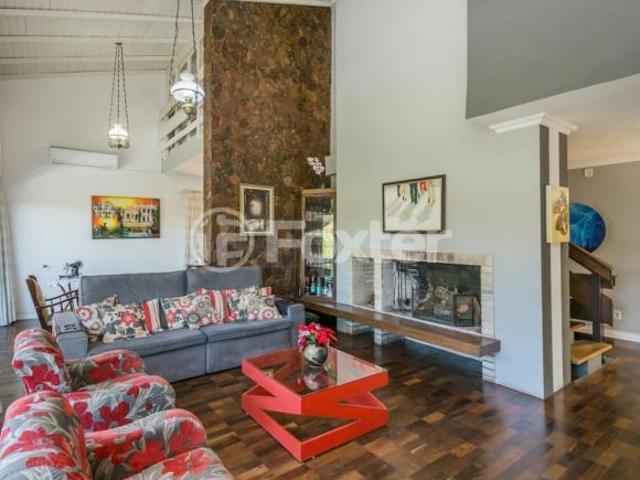 Casa, 3 dormitórios, 313 m², em Três Figueiras