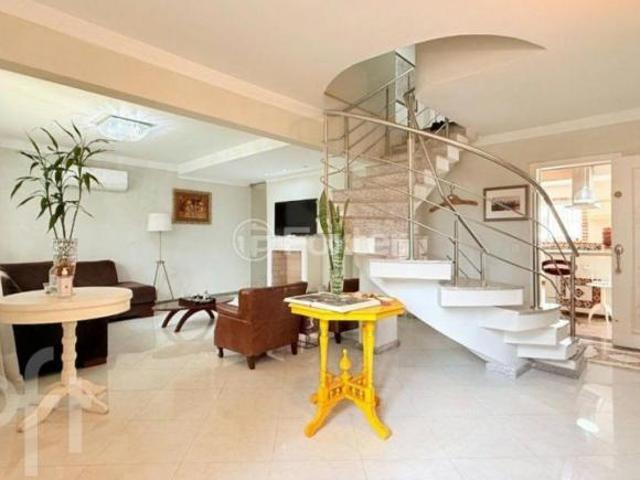 Casa, 3 dormitórios, 325.5 m², em São Sebastião