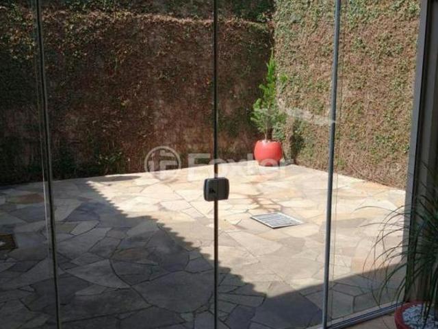 Casa, 3 dormitórios, 330 m², em Fazenda São Borja