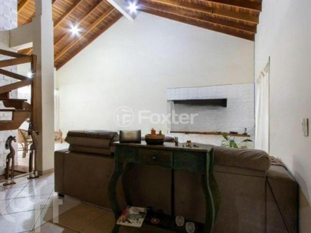 Casa, 3 dormitórios, 350 m², em Hípica