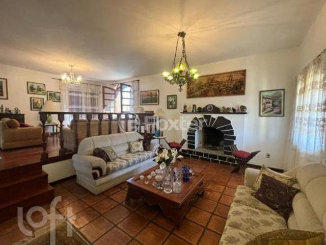 Casa, 3 dormitórios, 361.42 m², em São José