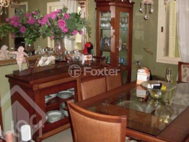 Casa, 3 dormitórios, 380 m², em Azenha