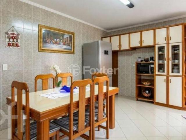 Casa, 3 dormitórios, 700 m², em Cavalhada