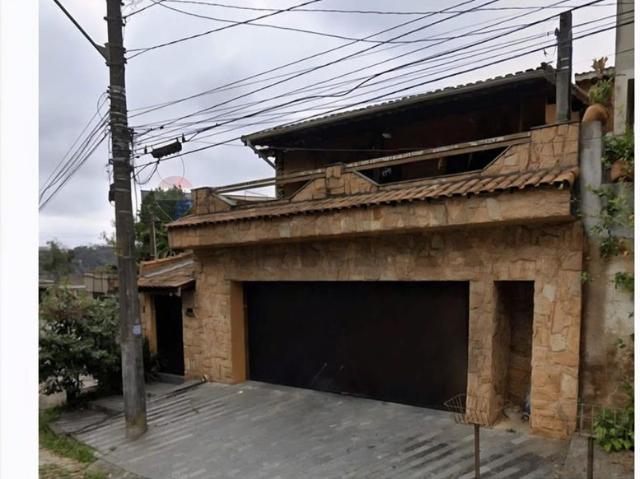 Casa 3 dormitórios com edícula