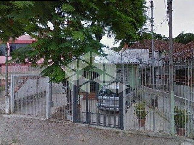 Casa 3 dormitórios com piscina para venda no bairro Menino Deus Porto Alegre/RS