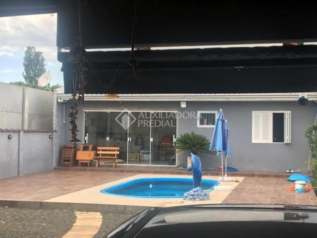 CASA 3 DORMITÓRIOS COM SUÍTE EXCELENTE LOCALIZAÇÃO
