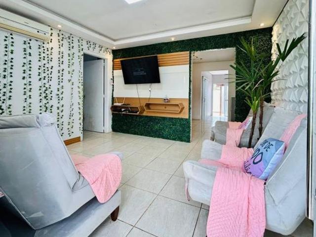 Casa 3 dormitórios com Suíte, Piscina e Salão de Festas