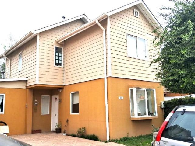 CASA 3 DORMITORIOS CON PISCINA EN CONDOMINIO PRADOS DE BUIN