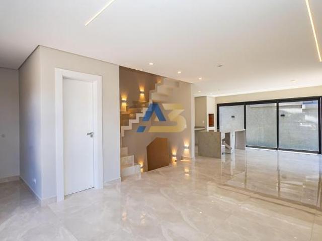Casa 3 dormitórios à venda, 197 m² por R$ 1.890.000 Santa Felicidade, Curitiba