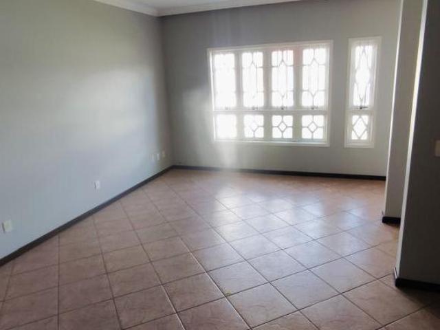 Casa 3 Dormitórios Bairro Centro