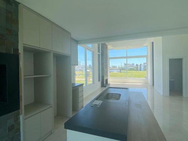 Casa 3 Dormitórios Bairro Itapeva