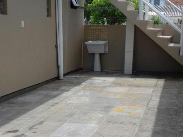 Casa 3 Dormitórios Bairro Stan