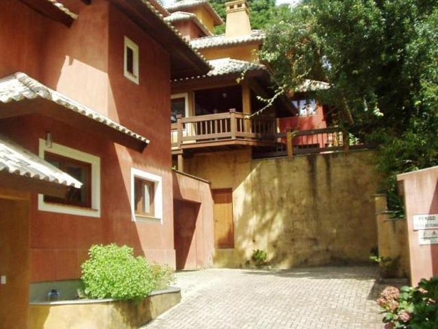 CASA 3 DORMITÓRIOS EM GRAMADO