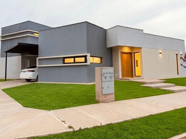 Casa 3 dormitorios en alquiler B privado Carrascal