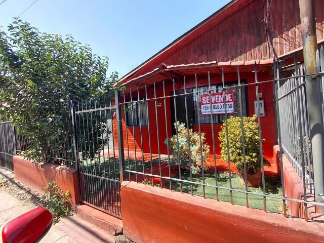 CASA 3 DORMITORIOS EN TRANQUILO BARRIO DE MAIPU